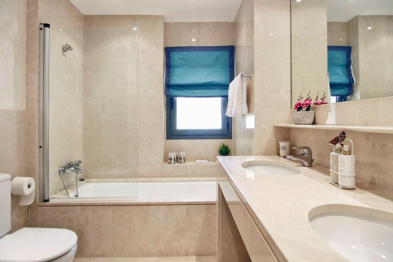 Polo Royale Waterfront Luxury Apt - 3 Terraces And Pool Sotogrande Extérieur photo